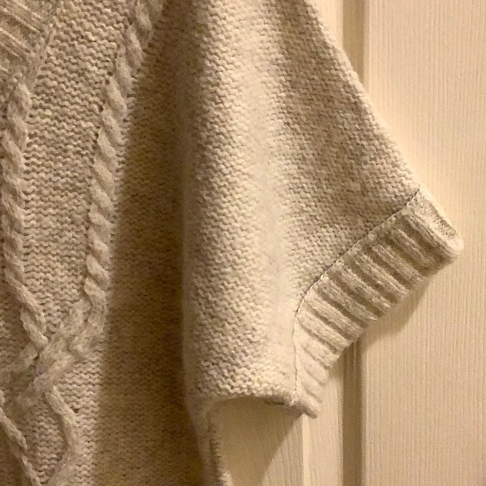 LOFT v-neck sweater - Picture 7 of 9